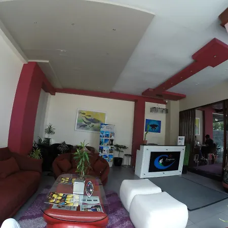 Hotel Surfview Raalhugandu